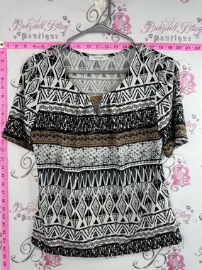 mandee T-shirt Aztec metal detail Black, White & Tan Geometric Short Sleeve Top
